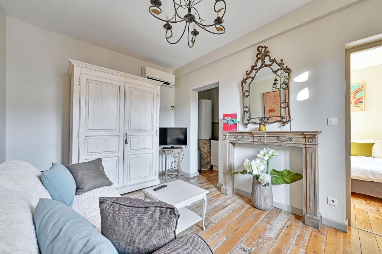 Au Coeur Des Papes, Dans Batisse De Charme Studios & Appartements En Coeur De Ville Avignon Eksteriør bilde