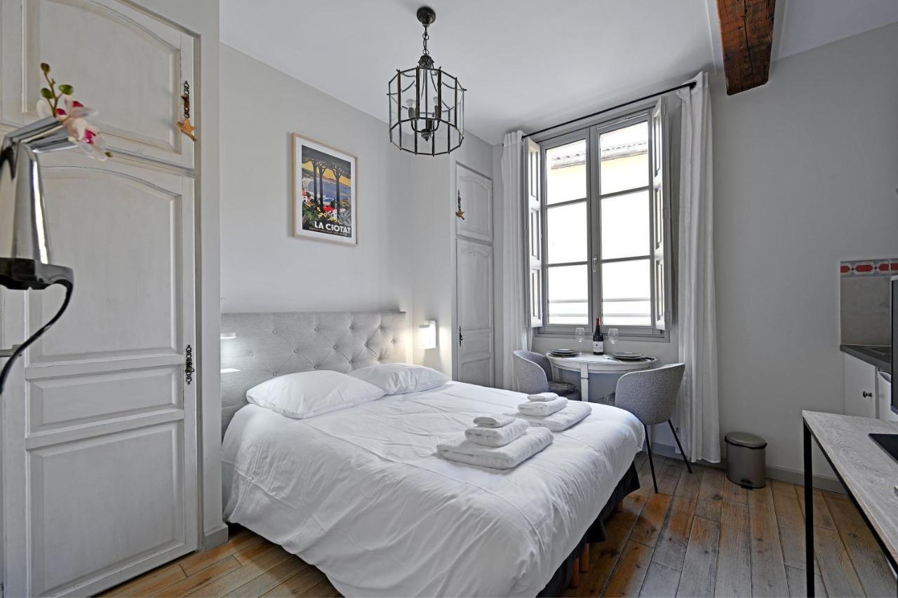 Au Coeur Des Papes, Dans Batisse De Charme Studios & Appartements En Coeur De Ville Avignon Eksteriør bilde