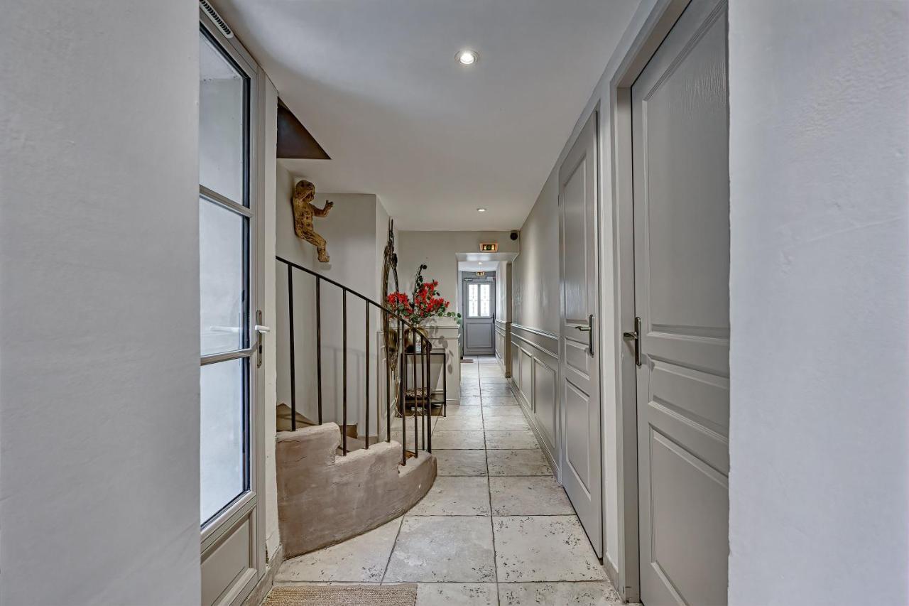 Au Coeur Des Papes, Dans Batisse De Charme Studios & Appartements En Coeur De Ville Avignon Eksteriør bilde