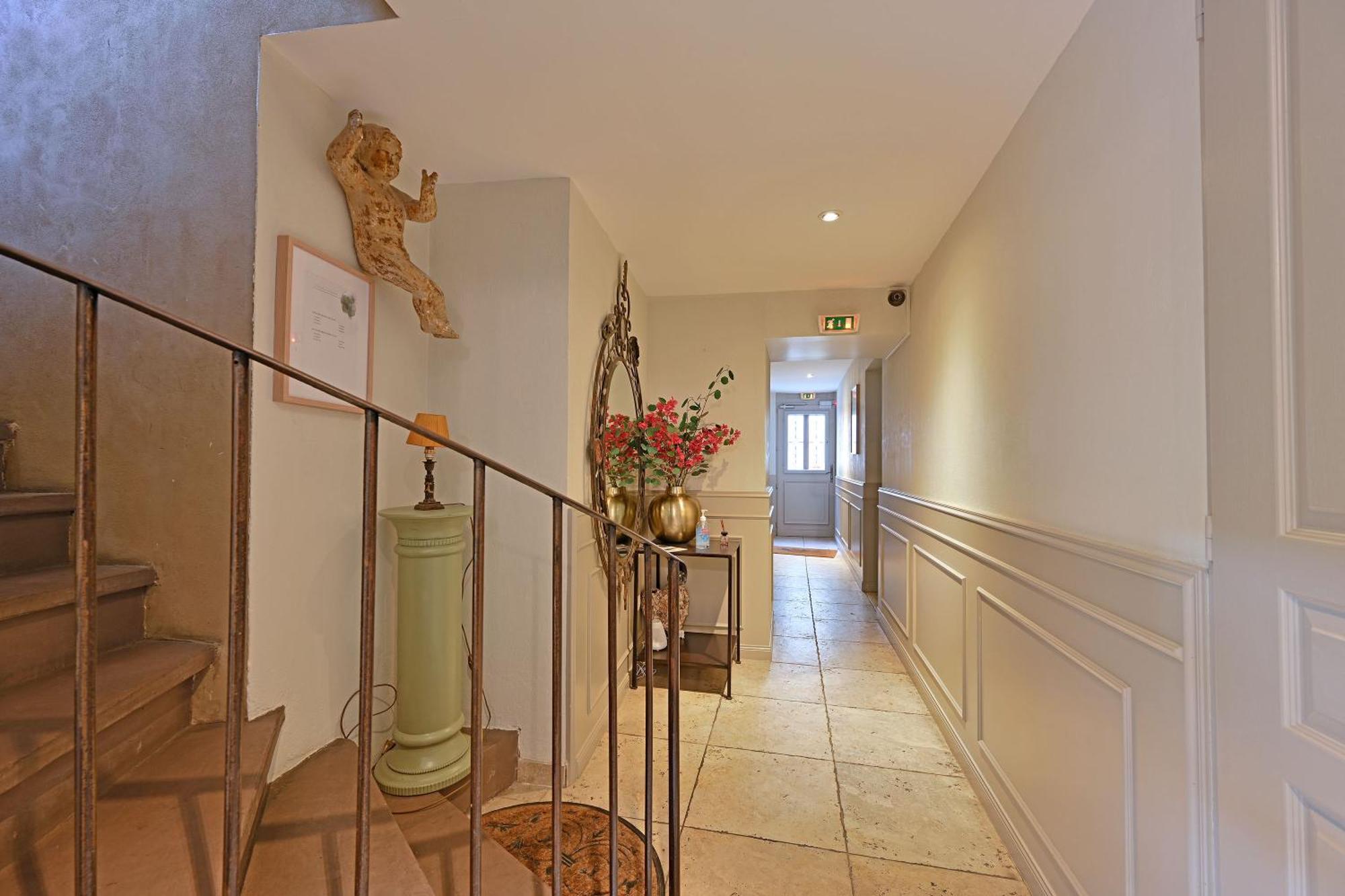 Au Coeur Des Papes, Dans Batisse De Charme Studios & Appartements En Coeur De Ville Avignon Eksteriør bilde