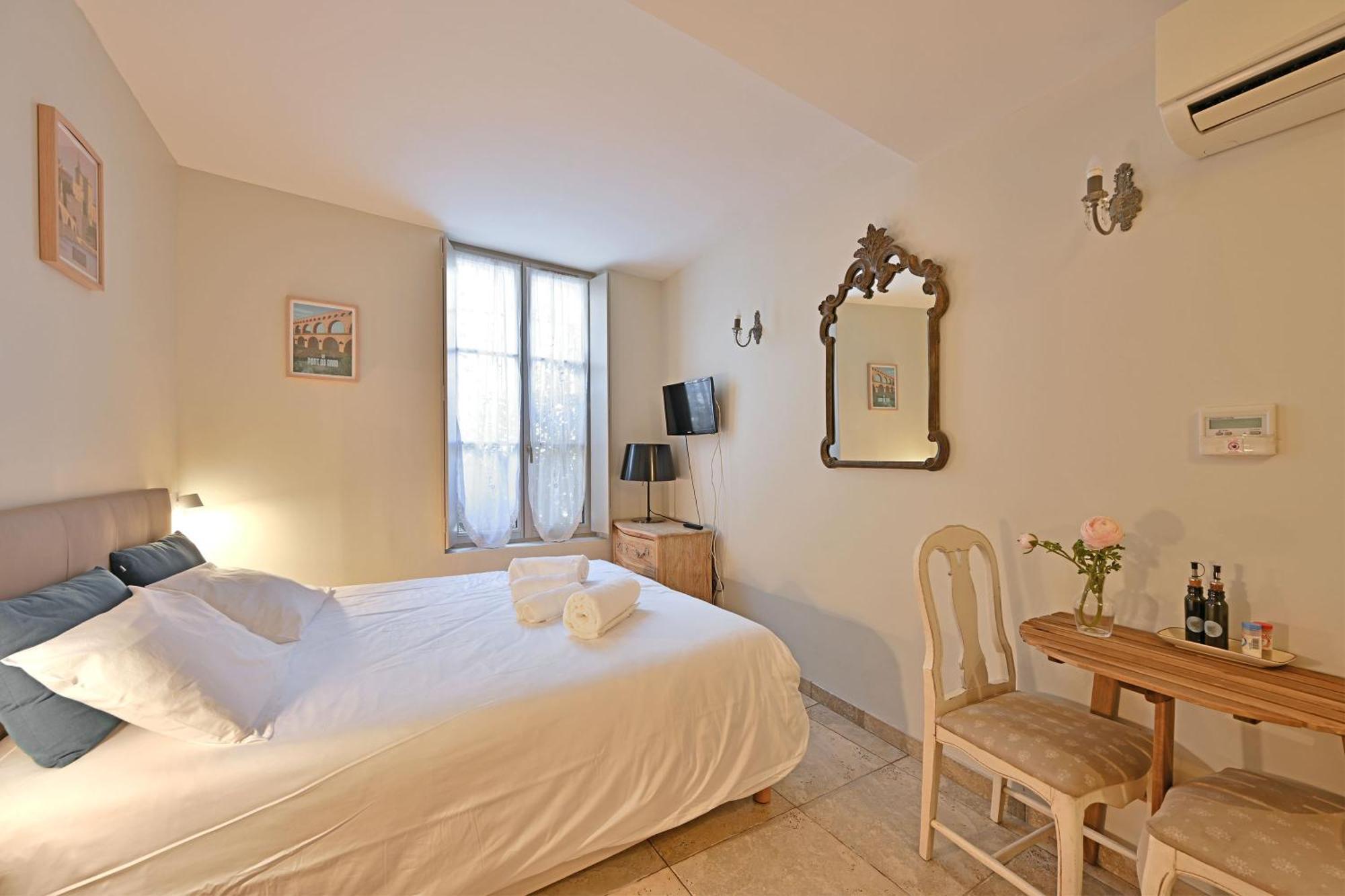 Au Coeur Des Papes, Dans Batisse De Charme Studios & Appartements En Coeur De Ville Avignon Eksteriør bilde