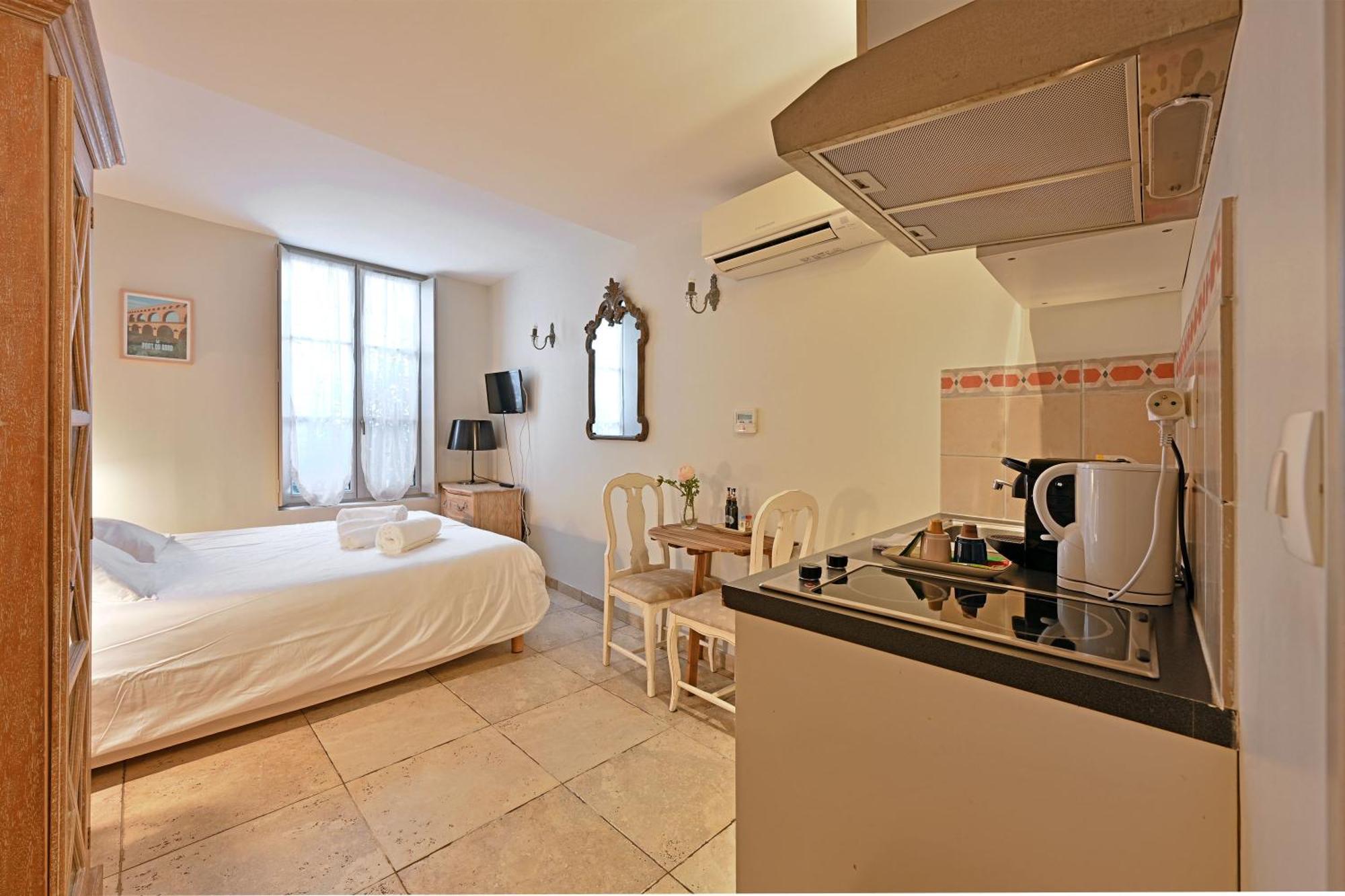 Au Coeur Des Papes, Dans Batisse De Charme Studios & Appartements En Coeur De Ville Avignon Eksteriør bilde