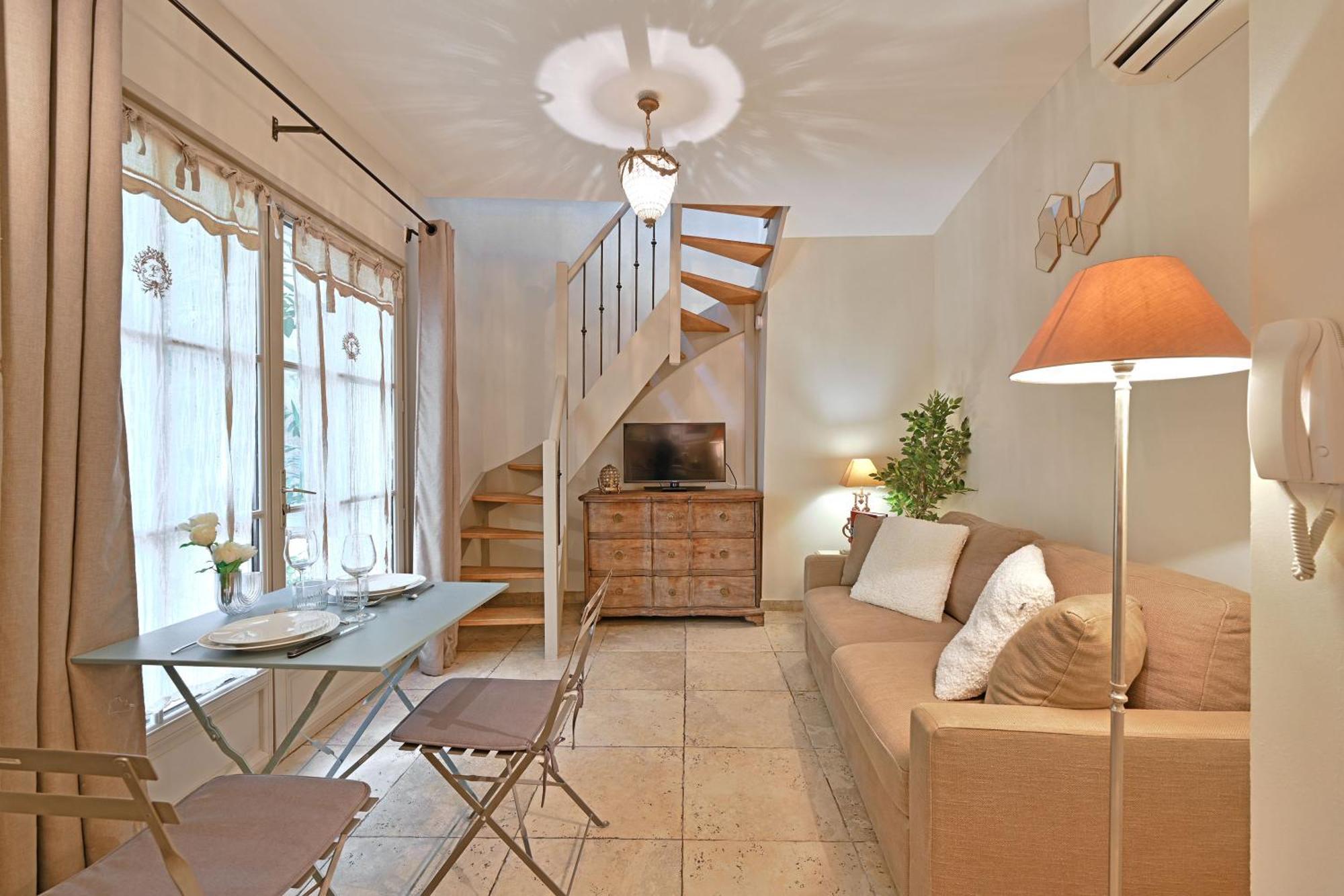 Au Coeur Des Papes, Dans Batisse De Charme Studios & Appartements En Coeur De Ville Avignon Eksteriør bilde
